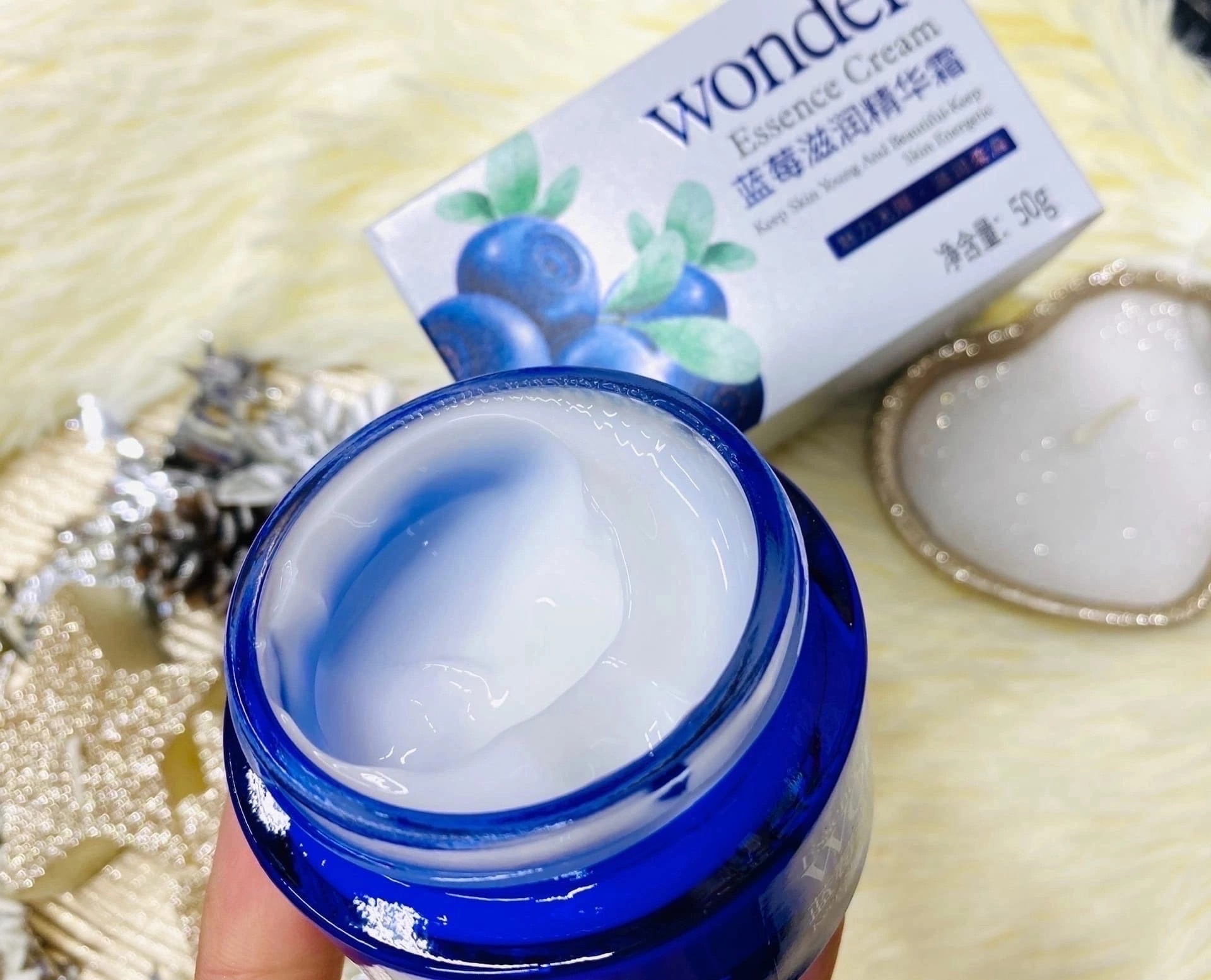 Wonders крем. Essence Cream Wonder. Крем для лица с экстрактом черники. Blueberry BIOAQUA крем для лица. Крем Wonder с черникой.